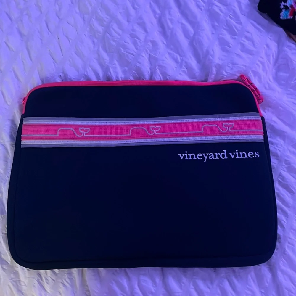 vineyard vines computer case